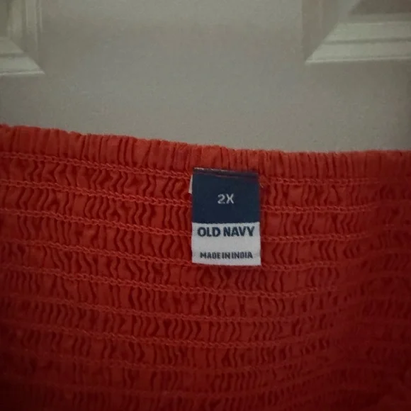 Old Navy waist define v-neck top in size 2X. - Picture 5 of 5